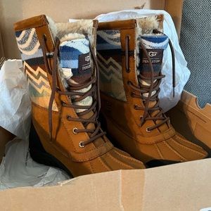 Size USA 10 women’s Ugg Pendleton boots.